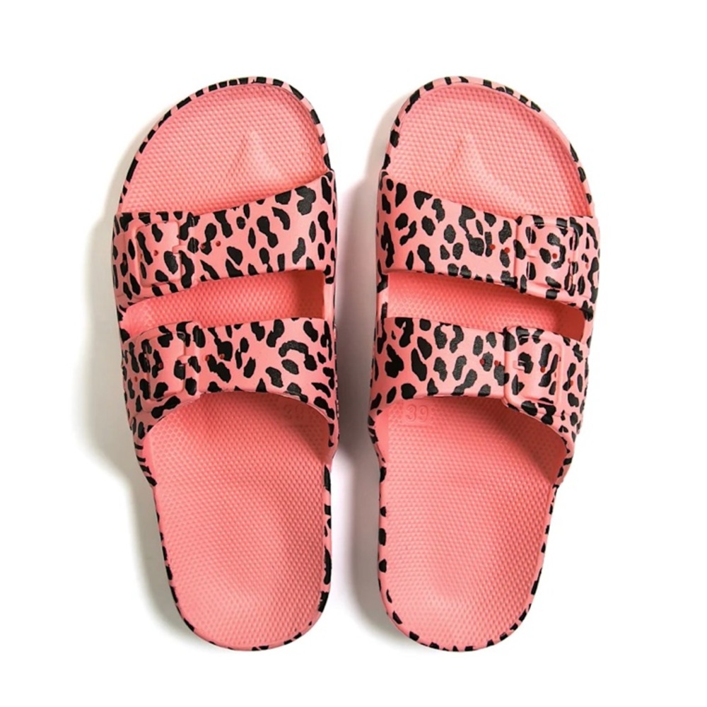 NWT Freedom Moses Birkenstock style sandals slides size 6 - 7 Leo Pink Martini